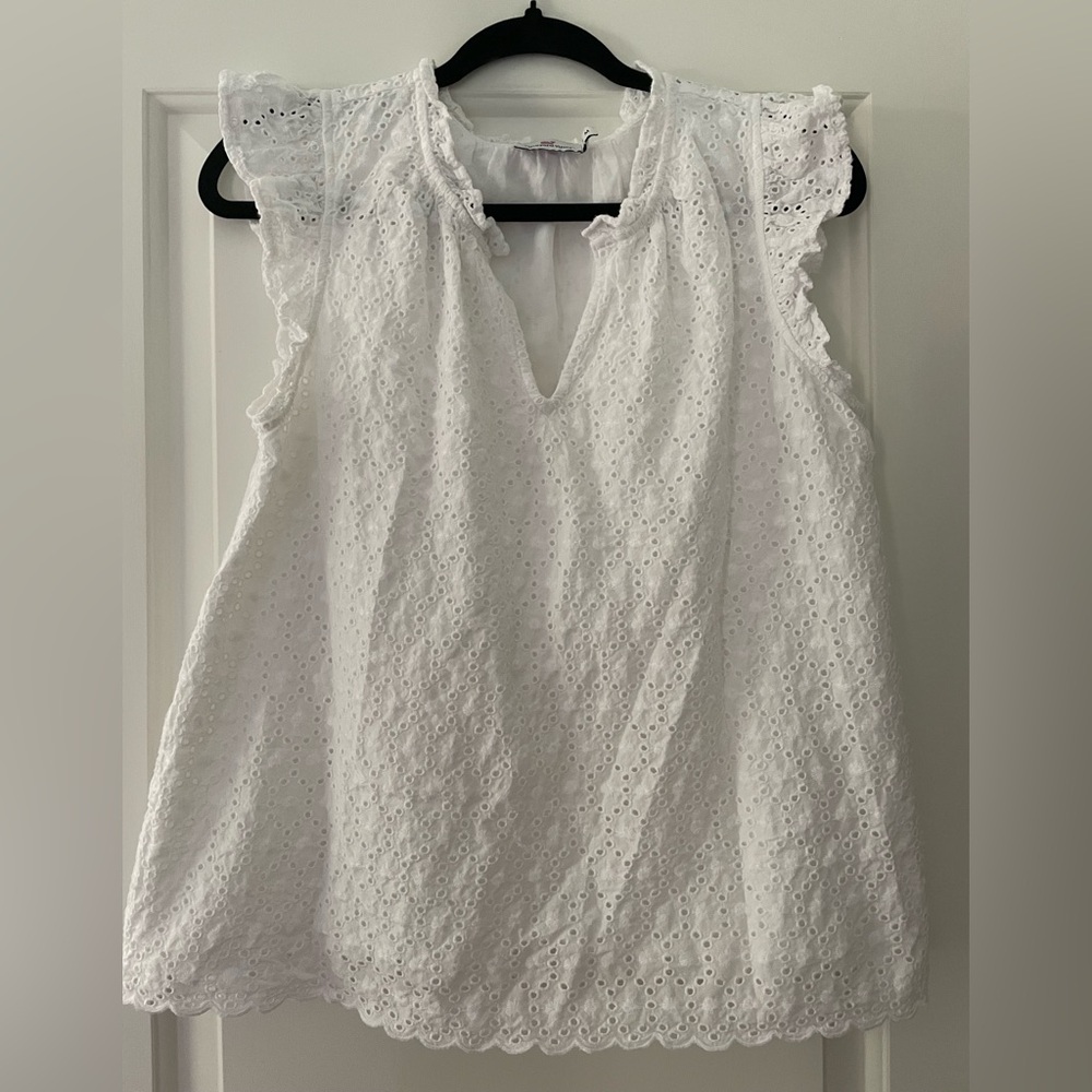 ⚓️Vineyard Vines White Eyelet Top